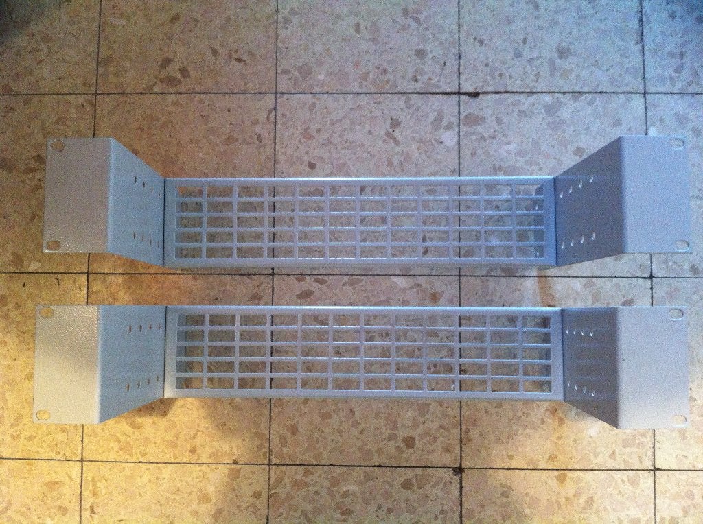 2 supports 19" Schneider Electric NSYCRTM2US, Computers en Software, Ophalen, Zo goed als nieuw