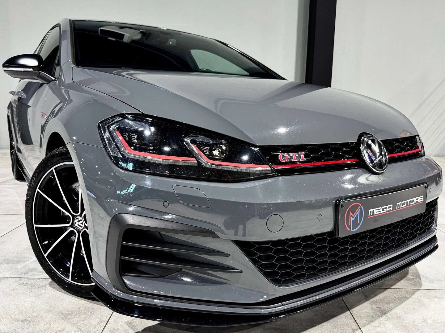 Volkswagen Golf 2.0 TSi 290CV TCR FACELiFT ViRTUAL COCKPiT J, Détection des panneaux routiers, Argent ou Gris, Achat, 174 g/km
