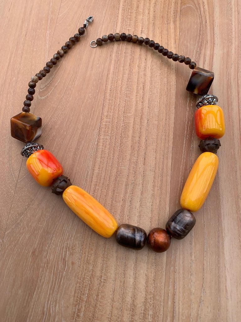 magnifique collier tendance - Marron - orange Nouveau, Bijoux, Sacs & Beauté, Enlèvement ou Envoi, Neuf, Brun