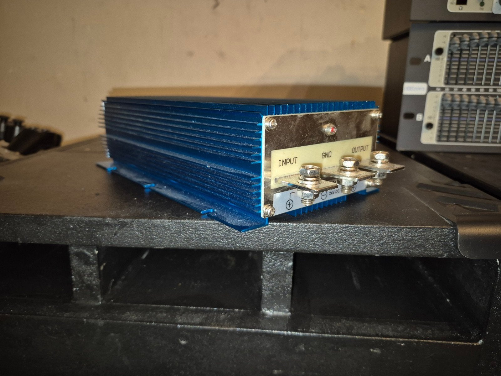 Victron Orion IP67 12/24-50A (1200W) DC-DC Omvormer | Topsta, Ophalen of Verzenden, Zo goed als nieuw