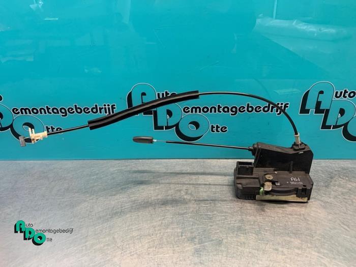 Deurslot Mechaniek 4Deurs rechts-voor van een Opel Astra (As, Gebruikt, -, -, Opel