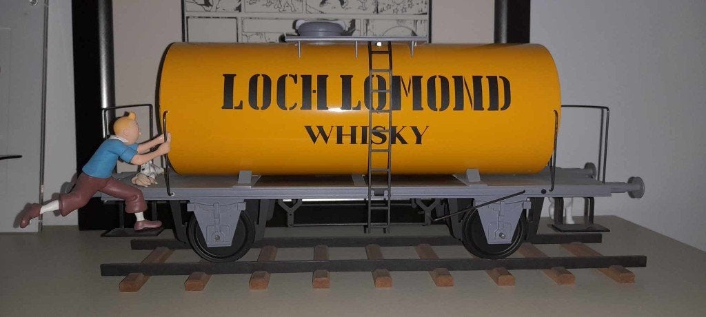 Tintin The Wagon + The Submarin, Boeken, Stripverhalen, Zo goed als nieuw, Ophalen