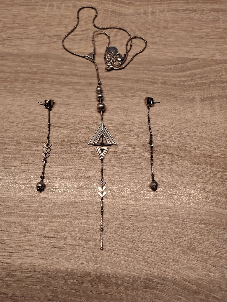 juweel ; hanger ; oorbellen, Handtassen en Accessoires, Overige materialen, Ophalen of Verzenden, Zo goed als nieuw, Kruis of Symbool