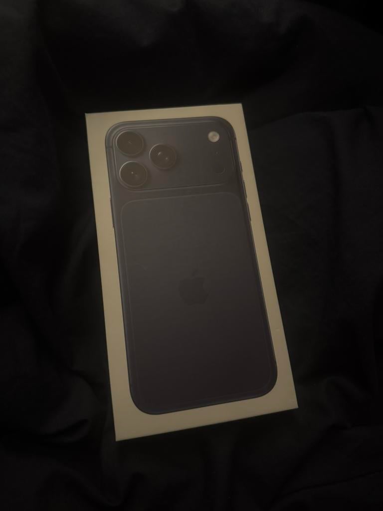 Iphone 17 pro max, Télécoms, Téléphonie mobile | Housses, Coques & Façades | Apple iPhone, Enlèvement, Comme neuf, IPhone 17, Argent