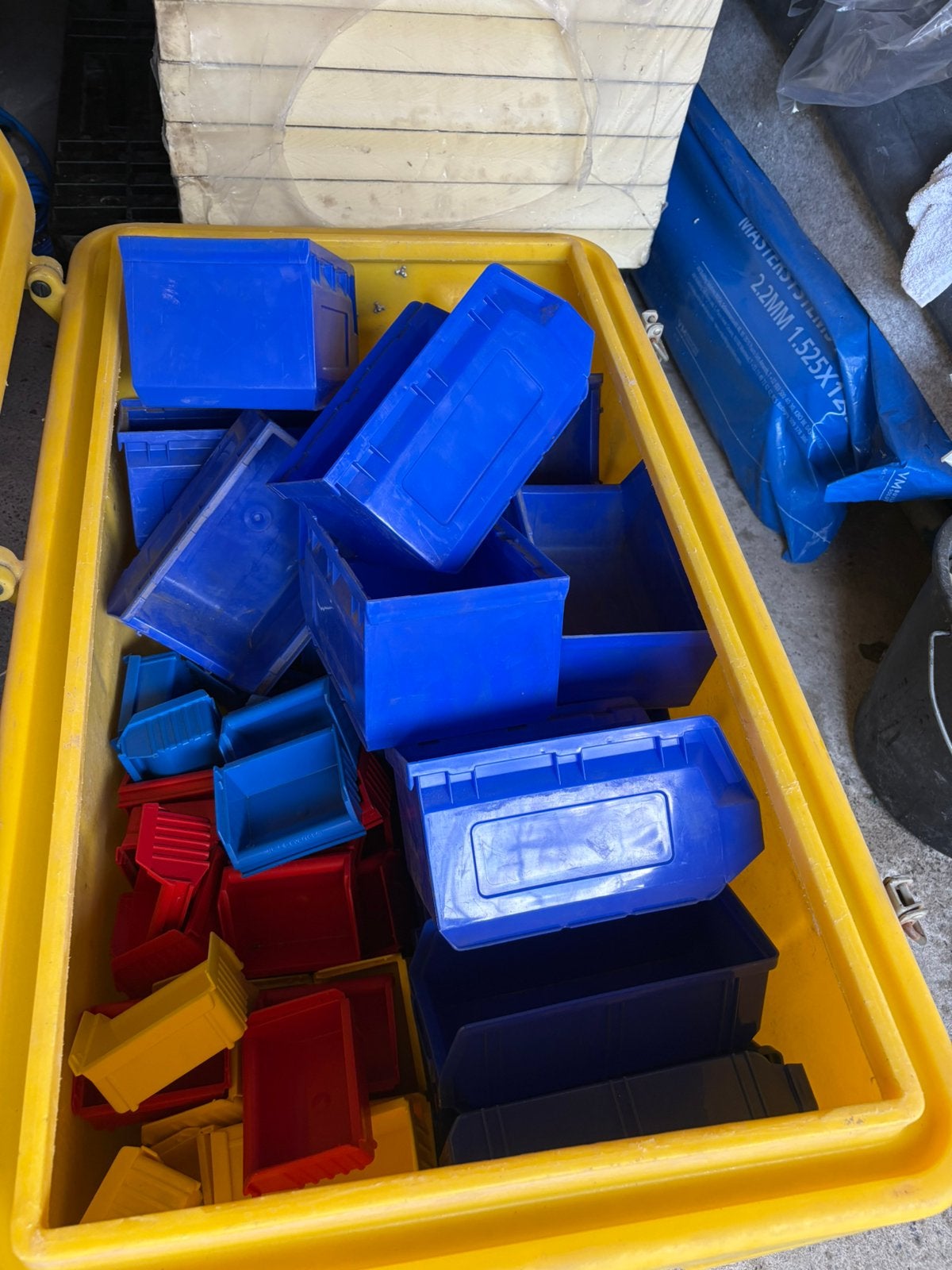 Sorteerbakjes 60 stuks, Ophalen, Zo goed als nieuw