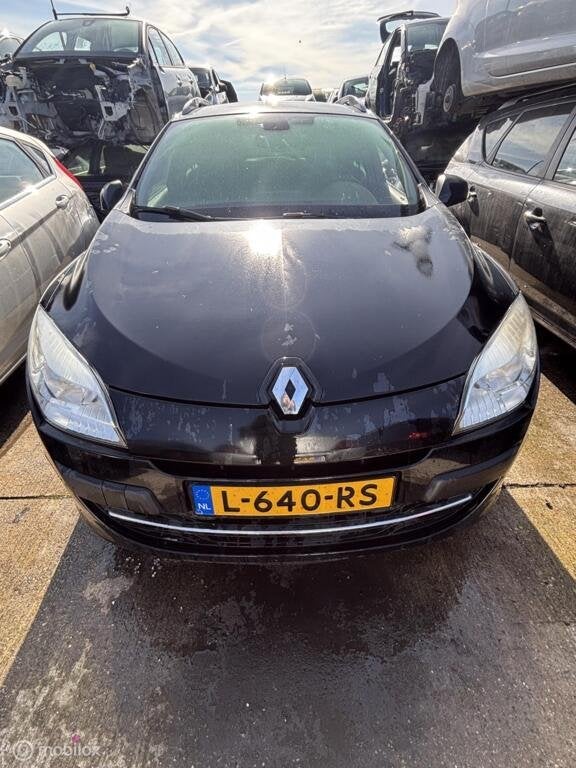 Voorbumper zwart Renault Megane Estate III ('09-'16), Ophalen, Gebruikt, Bumper, Renault