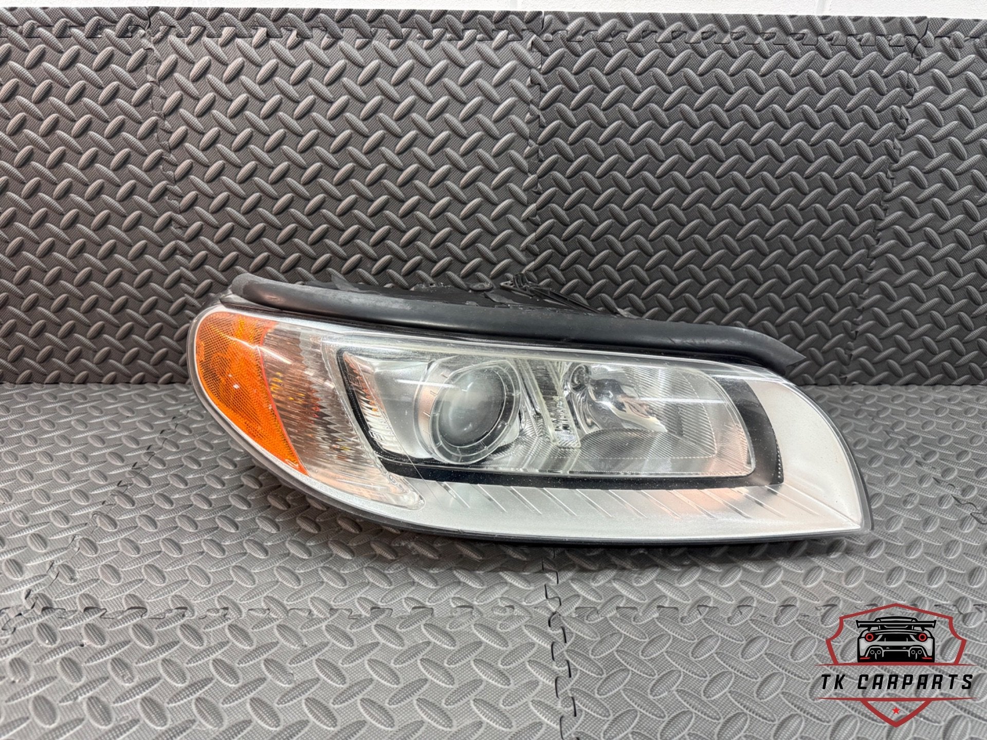 Volvo S80 V70 Xc70 xenon koplamp R 30796130, Auto-onderdelen, Gebruikt, Gunnar Engellaus vag 8
405 31  Gothenburg, SE, Info@volvocars.com