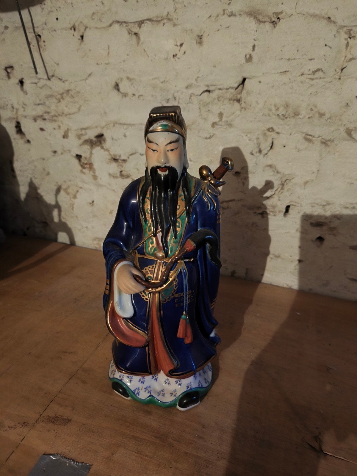 Statuette asiatique, Collections, Enlèvement