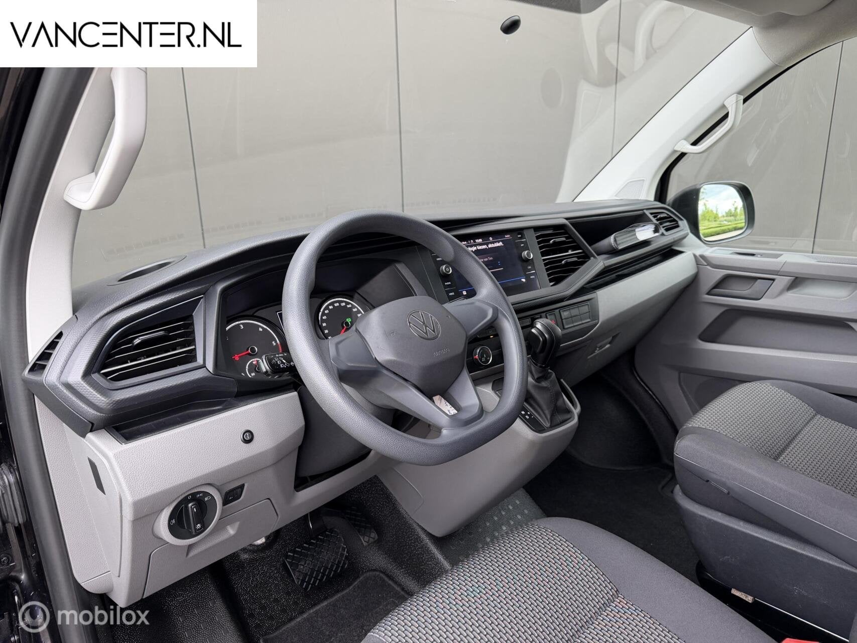 Volkswagen Transporter L1 2.0 TDI 150PK DSG Automaat Carplay, Auto's, Dealer onderhouden, Stof, Gebruikt, 4 cilinders