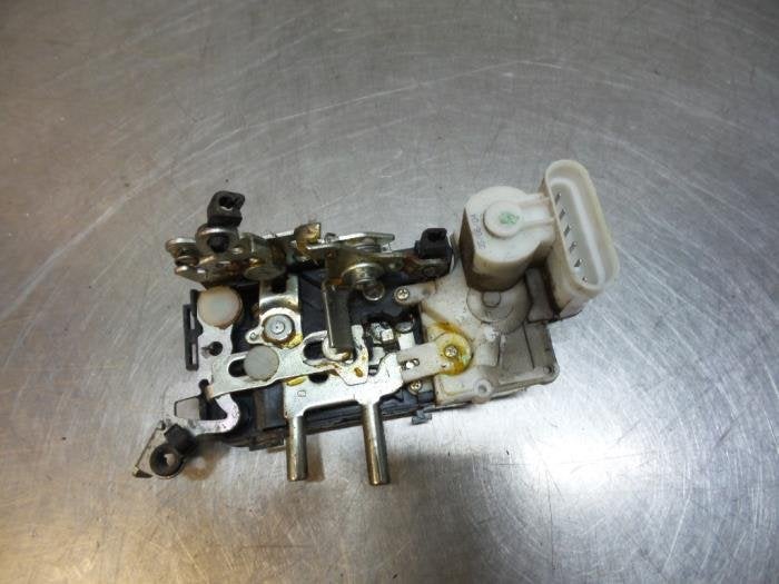 Serrure portière mécanique 4portes avant droite d'un Fiat, -, Utilisé, Fiat, -