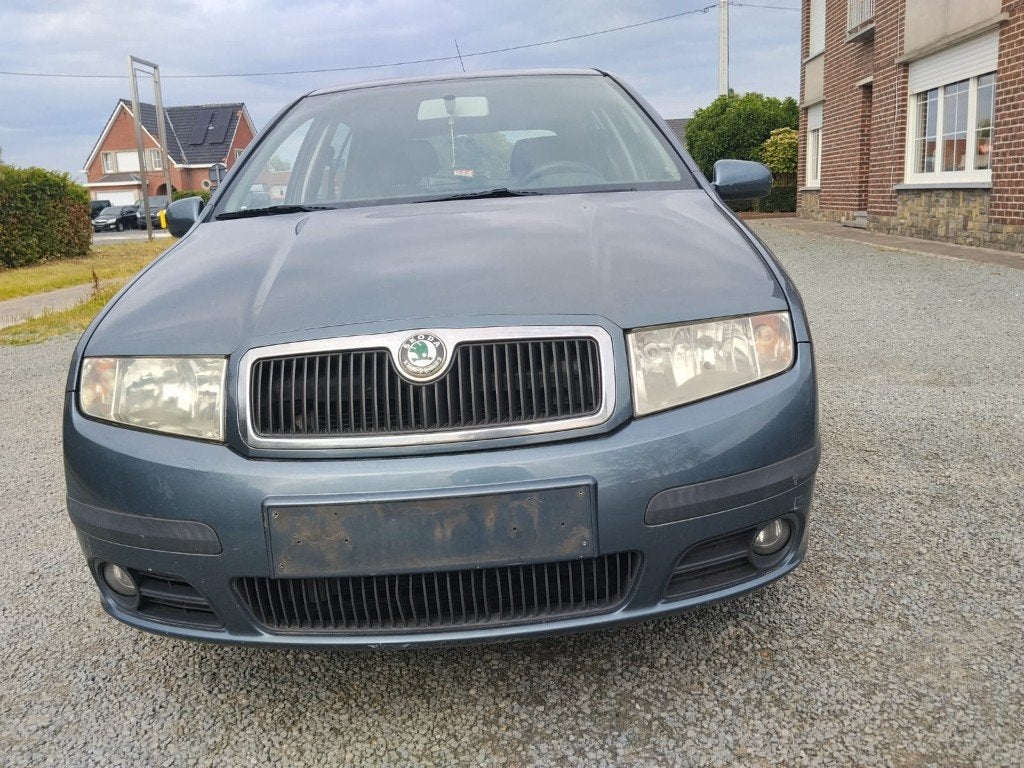 SKODA FABIA/1200cc BENZINE/AIRCO/GEKEURD/GARANTIE, Bedrijf, Euro 4, Zilver of Grijs, Elektronische parkeerrem