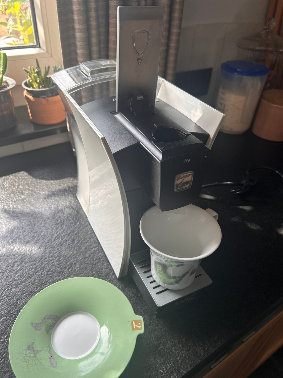 Delonghi Special T Nestlé thee apparaat, Afneembaar waterreservoir, Gebruikt, Overige modellen, Overige typen