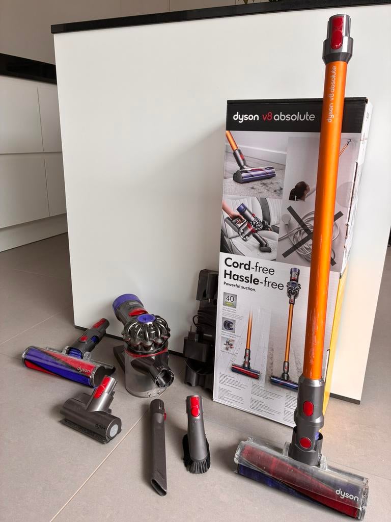 Dyson V8 steelstofzuiger, Elektronische apparatuur, Ophalen, Gebruikt, Reservoir, Steelstofzuiger