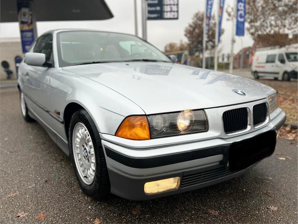 Bmw e36 coupé 320i m50b20 OLDTIMER très bon état ! ! !, Autos, Cuir, Argent ou Gris, Achat, 110 kW