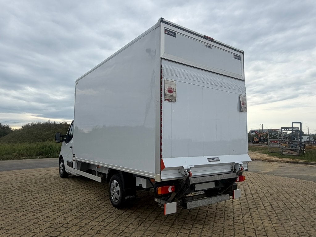 Renault Master 20m3 lift / 2.3 163 cv / 31396,69€ htva, Autos, Euro 6, 3 places, Entretenue par le concessionnaire, Noir