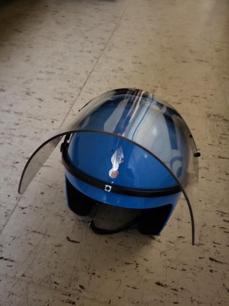 Casque de maintien de l'ordre de la gendarmerie 1999., Gendarmerie, Casque ou Béret