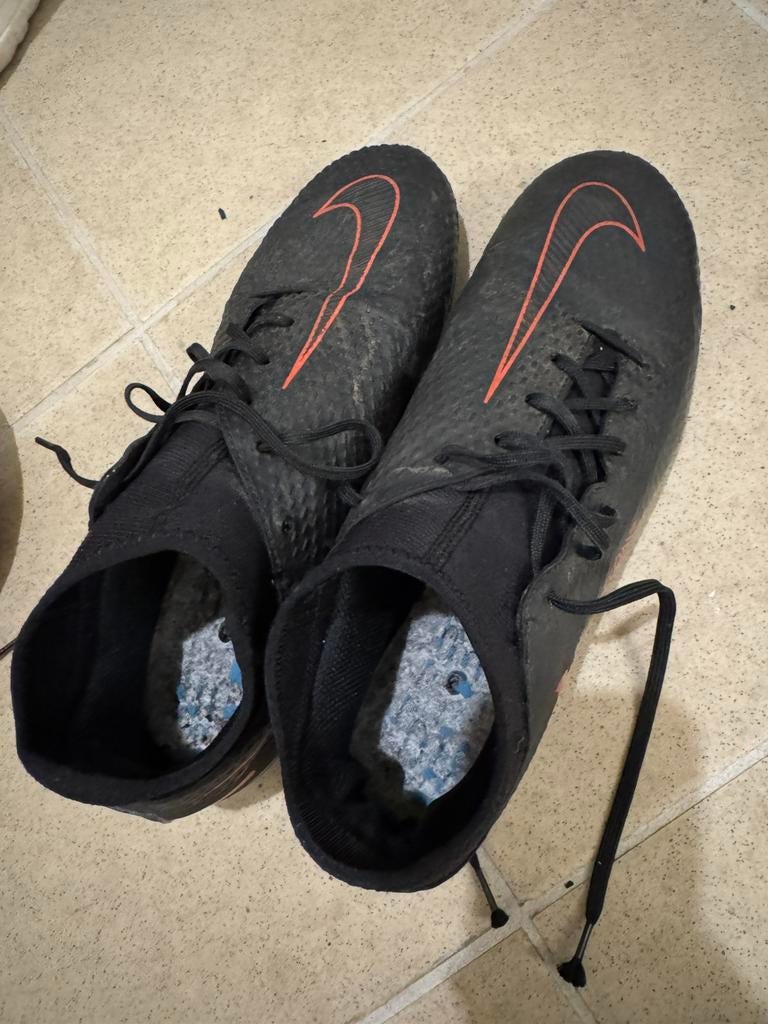 Nike Phantom voelbalschoenen 41-42, Ophalen, Gebruikt