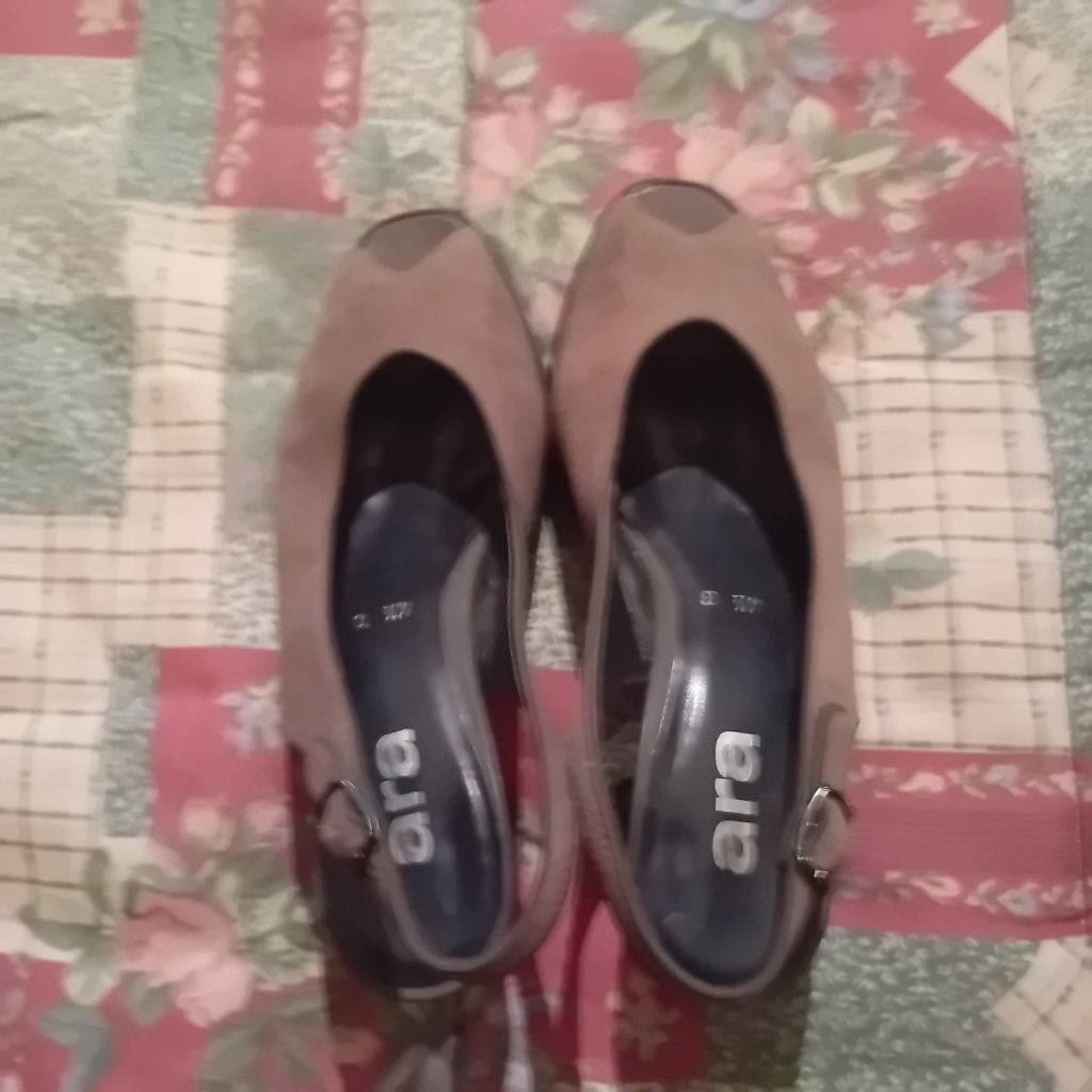 Sandales confort ARA taupe — taille 37 (4.5), Vêtements | Femmes, Chaussures, Beige, Enlèvement, Porté, Sandales et Mûles