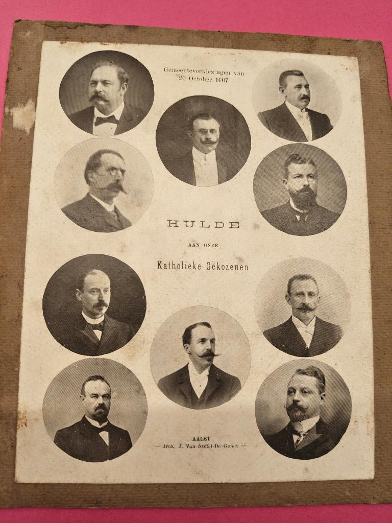 Politiek kaartje hulde katholieke verkozenen Aalst 1907, Verzamelen, Foto's en Prenten, Gebruikt, Foto, Ophalen of Verzenden, Voor 1940