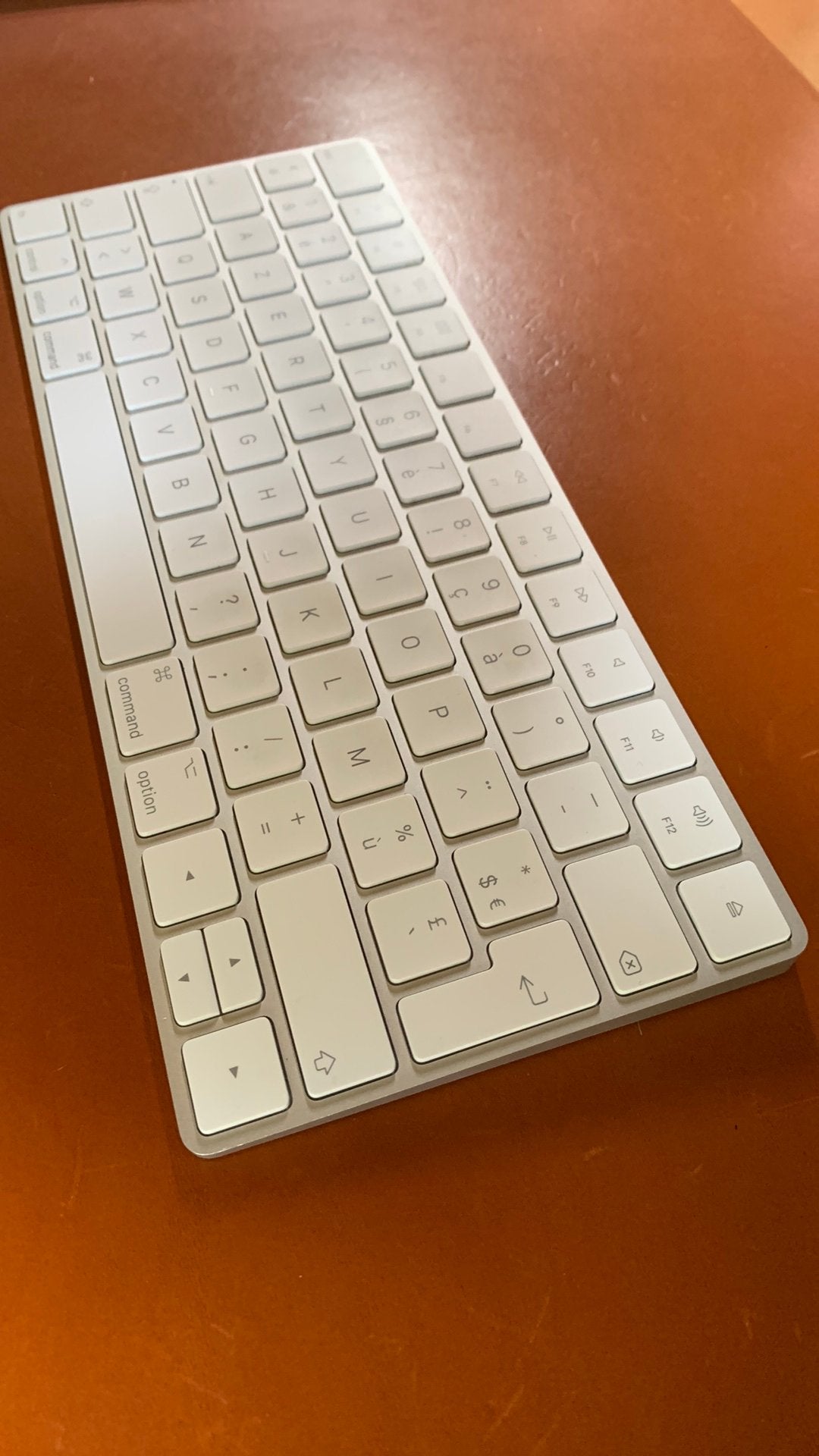 Apple Toetsenbord Klavier AZERTY Belgisch., Computers en Software, Toetsenborden, Ophalen of Verzenden, Zo goed als nieuw, Draadloos