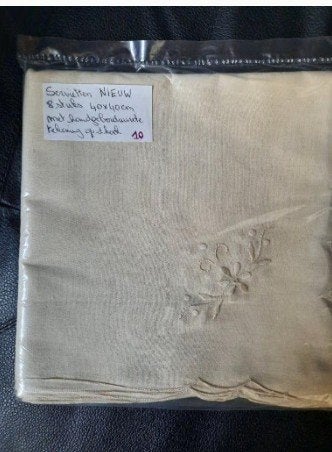 Servietten - Met hand geborduurde tekening - Nieuw !, Ophalen of Verzenden, Nieuw, Handborduren, Onderdeel of Accessoires