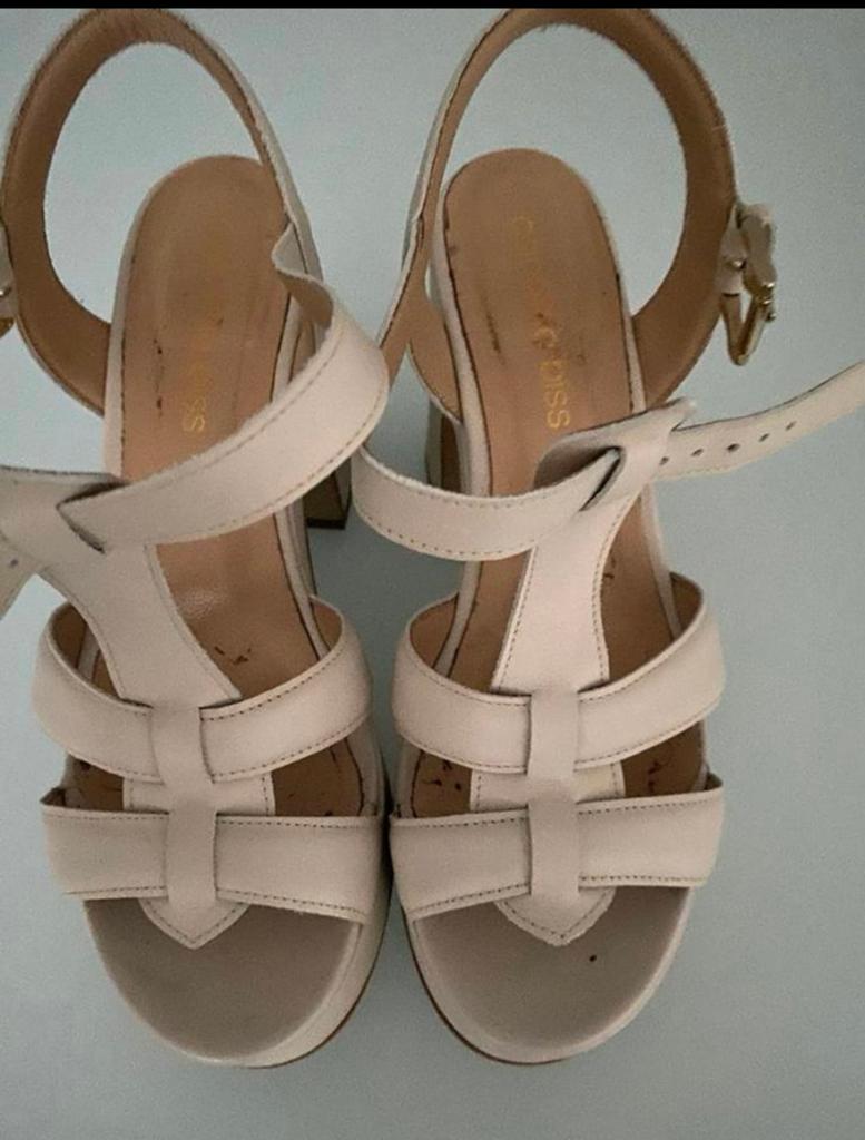 Caroline Biss sandalen nieuw 39, Ophalen of Verzenden, Nieuw, Beige