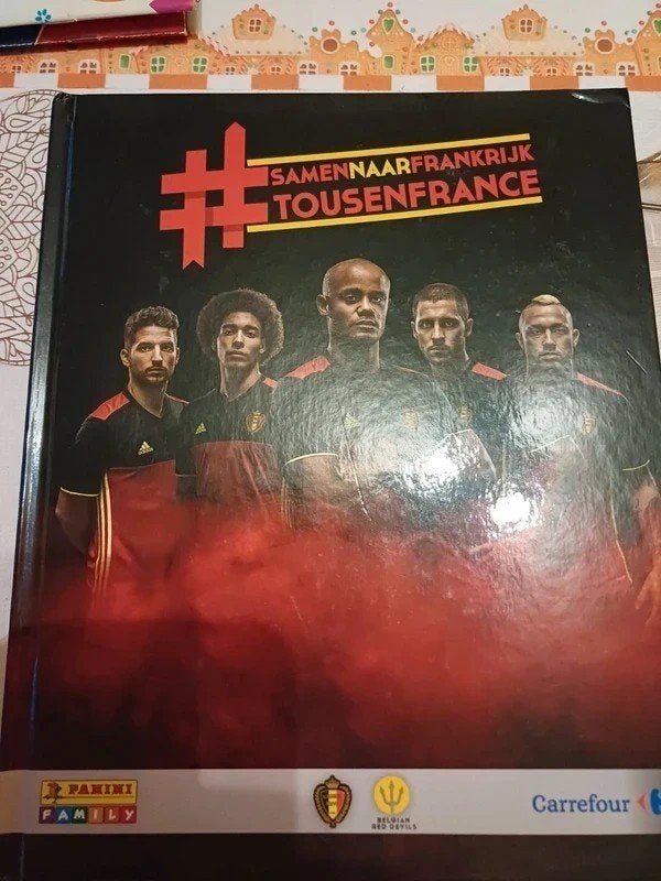 Volledig Panini-album - Red Devils 2016, Verzamelen, Verzenden, Zo goed als nieuw, Winkel of Supermarkt