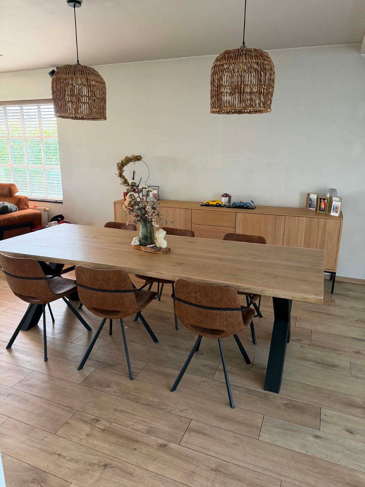 Massieve tafel met stalen poten, Huis en Inrichting, Ophalen, Zo goed als nieuw, Glas