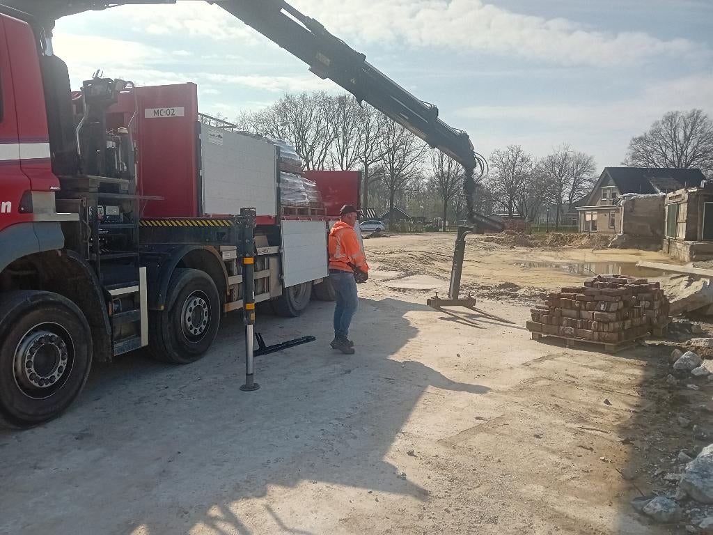 Transport gezocht Camion met kraan of kooiaap, Ophalen