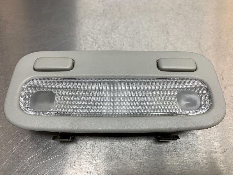 PLAFONNIER AVANT Toyota Corolla (E12) (11-2001/03-2007), Utilisé, Toyota