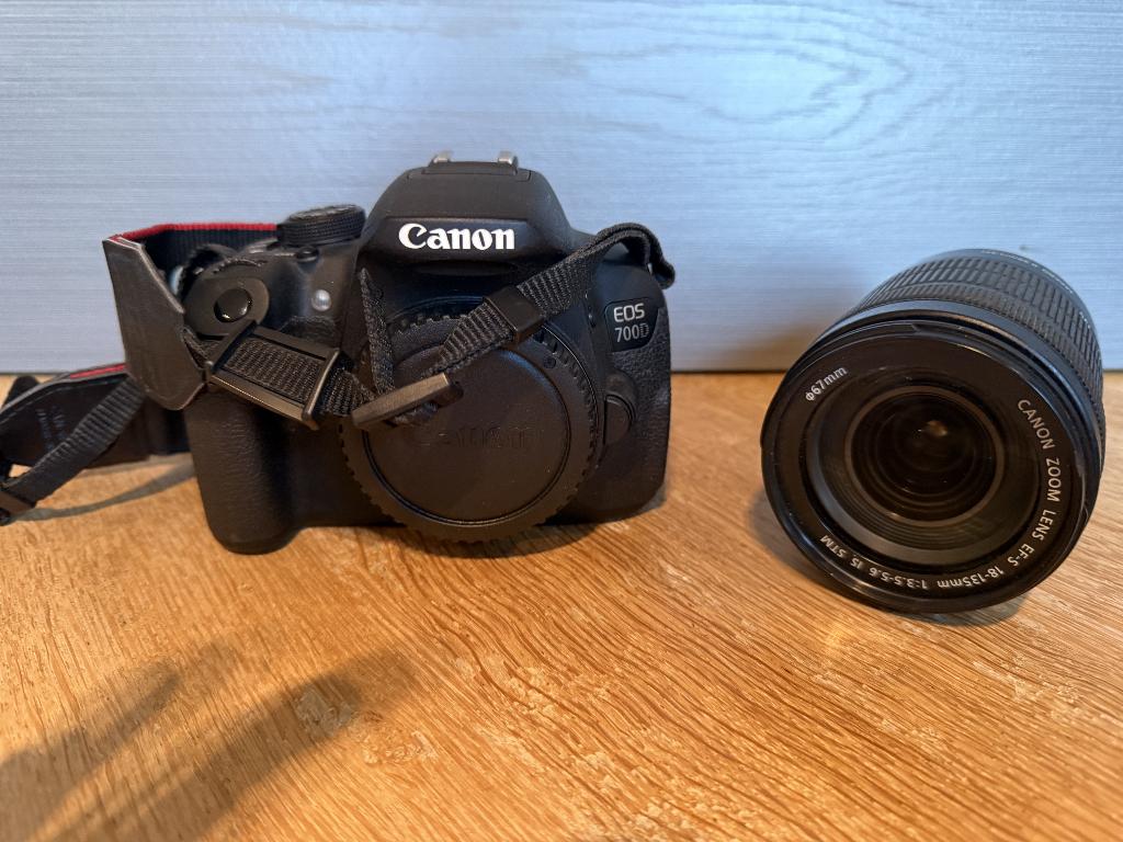 Canon 700D met uitlans 18-135, Audio, Tv en Foto, Fotocamera's Digitaal, Ophalen, Gebruikt, Spiegelreflex, Canon