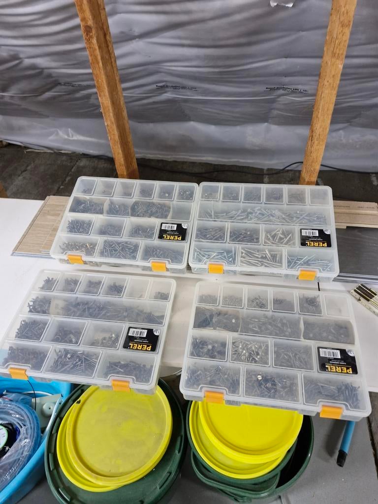 4 dozen vijzen, Ophalen