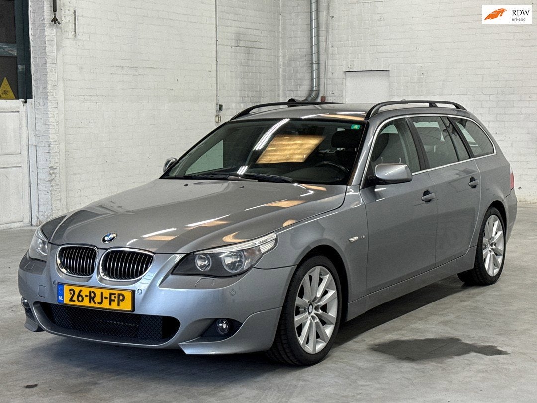 BMW 5-serie Touring 523i Executive | M pakket | PDC | Navi |, Auto's, BMW, Automaat, Achterwielaandrijving, Zwart, 2497 cc