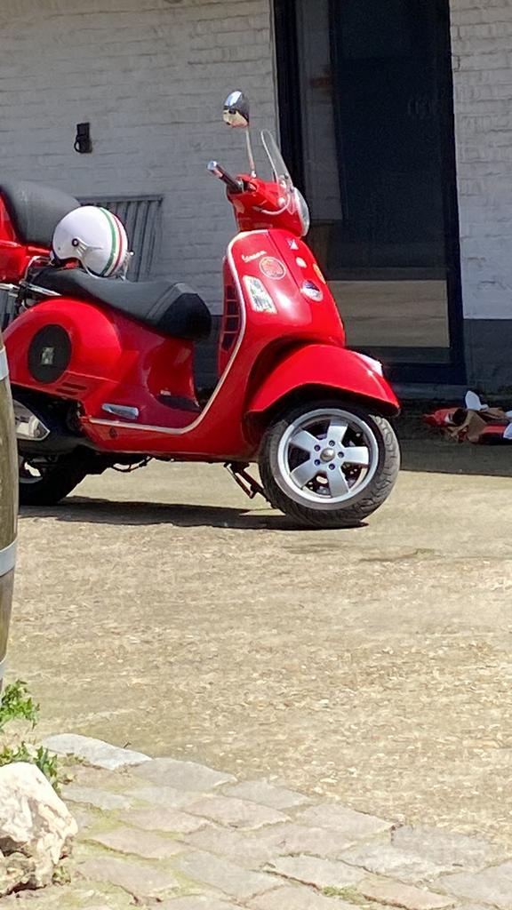 Vespa 125 Gts, Fietsen en Brommers, Ophalen