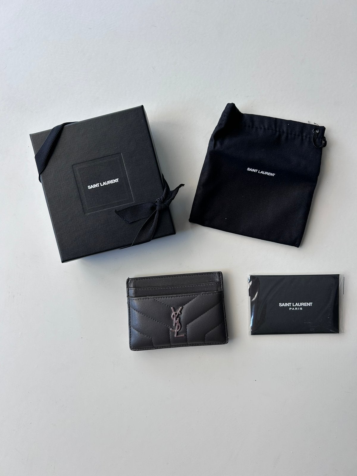 Porte-cartes Saint Laurent, Enlèvement ou Envoi, Utilisé, Gris, Autres marques