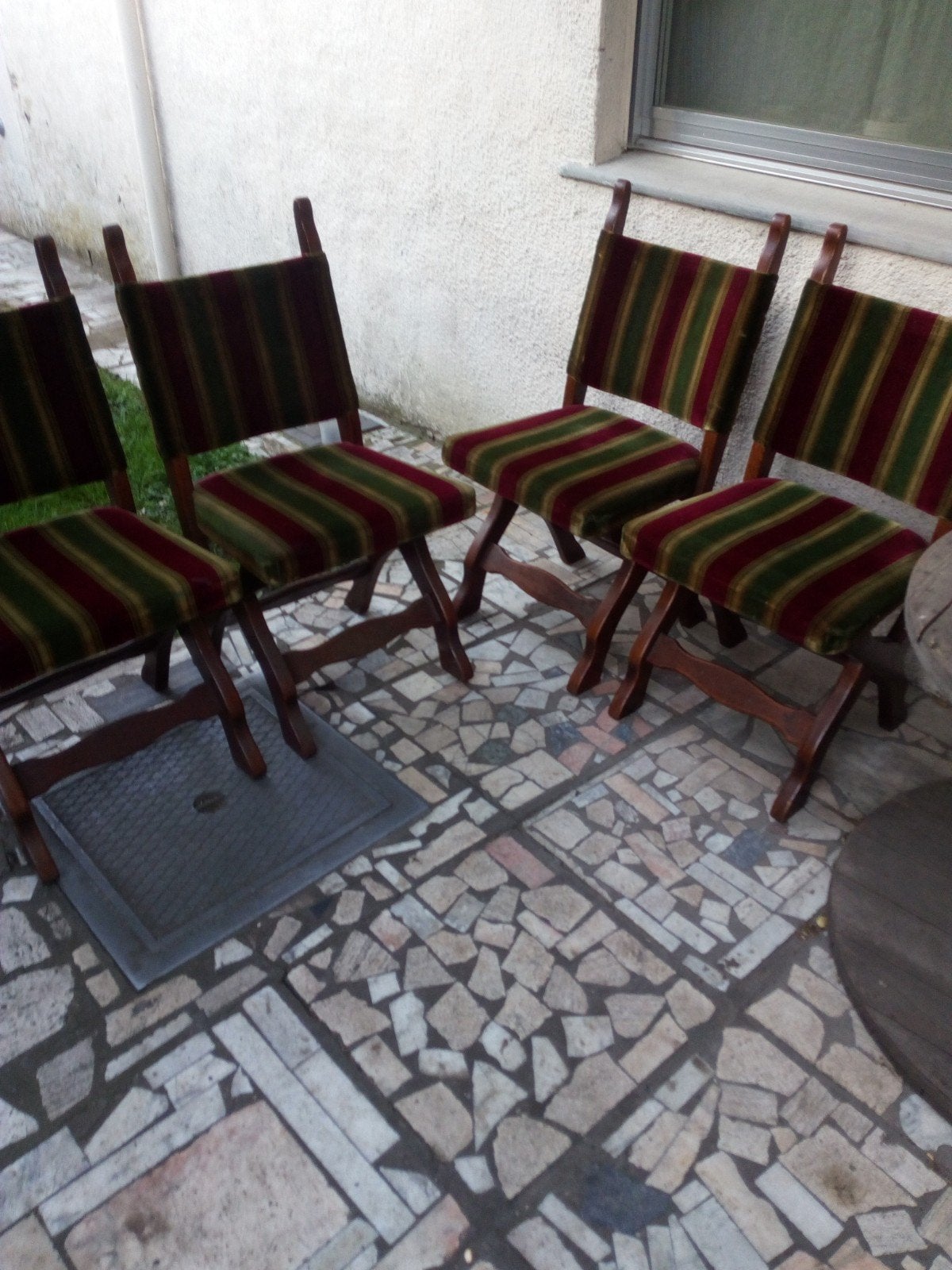 4 stoelen met bekleding. gratis, Ophalen