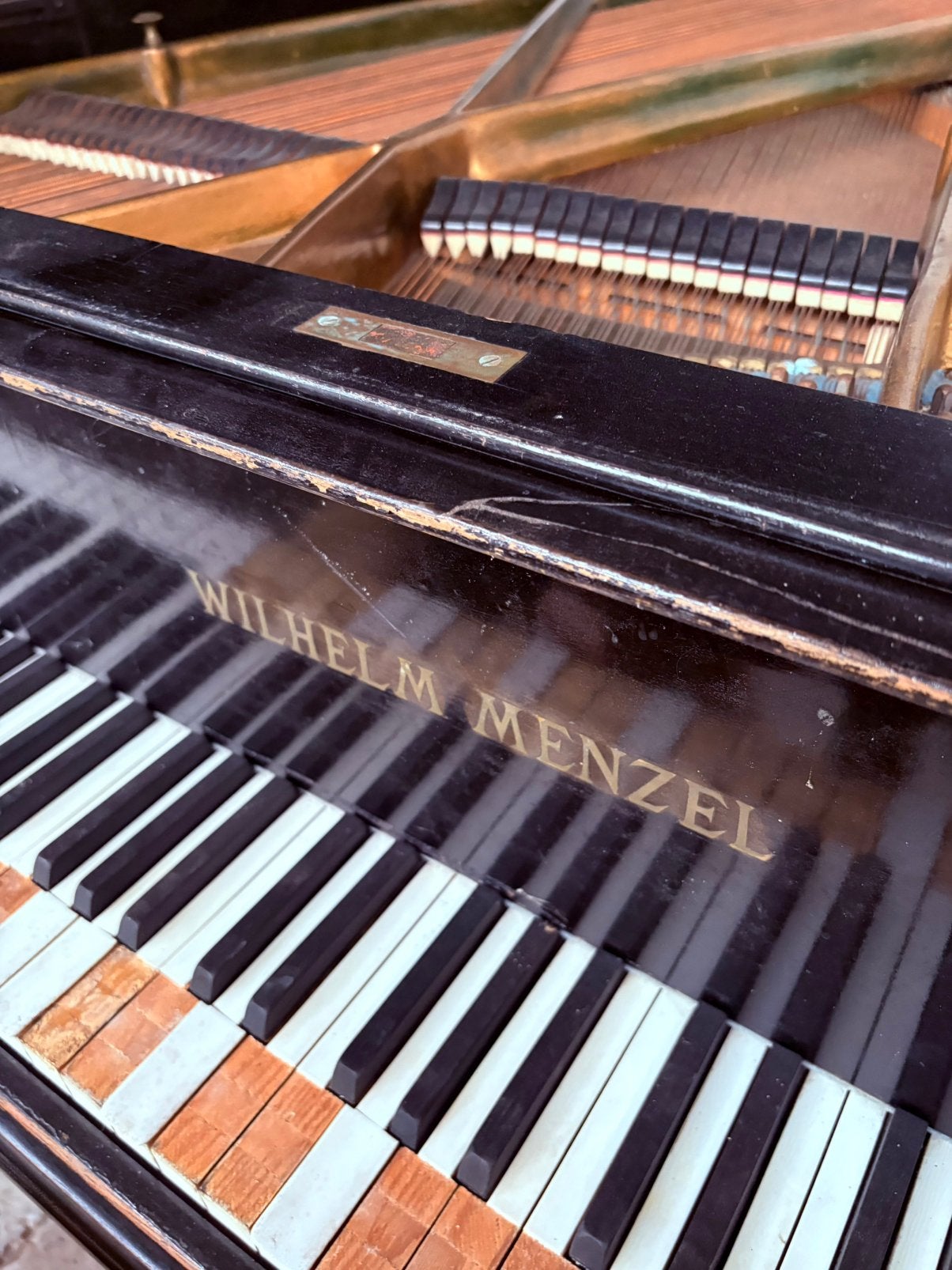 Vleugelpiano Wilhelm Menzel, Ophalen, Zo goed als nieuw