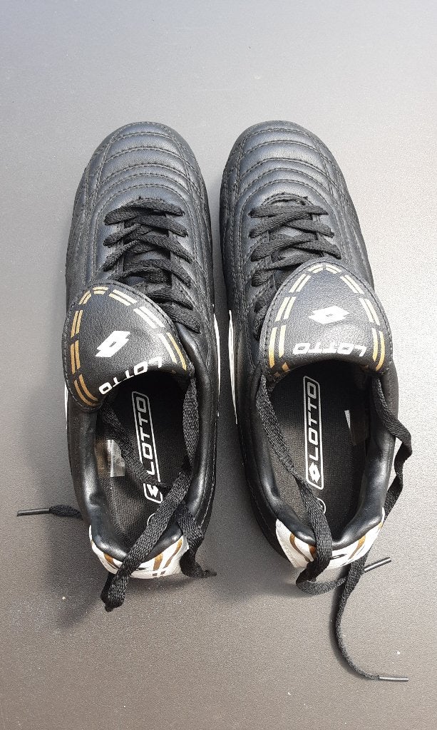 Voetbal schoenen Lotto , nieuw , maat 41, Ophalen of Verzenden, Nieuw, Schoenen