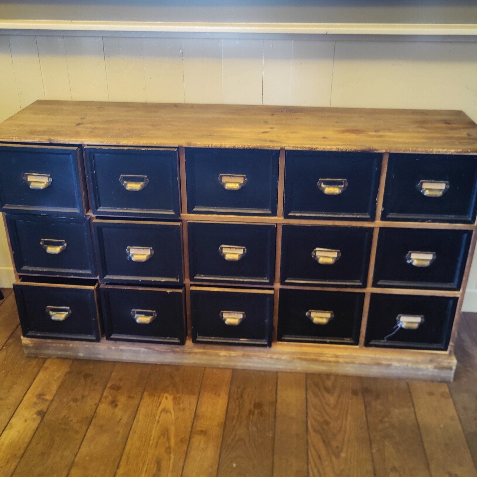 apothekers kastje., Enlèvement