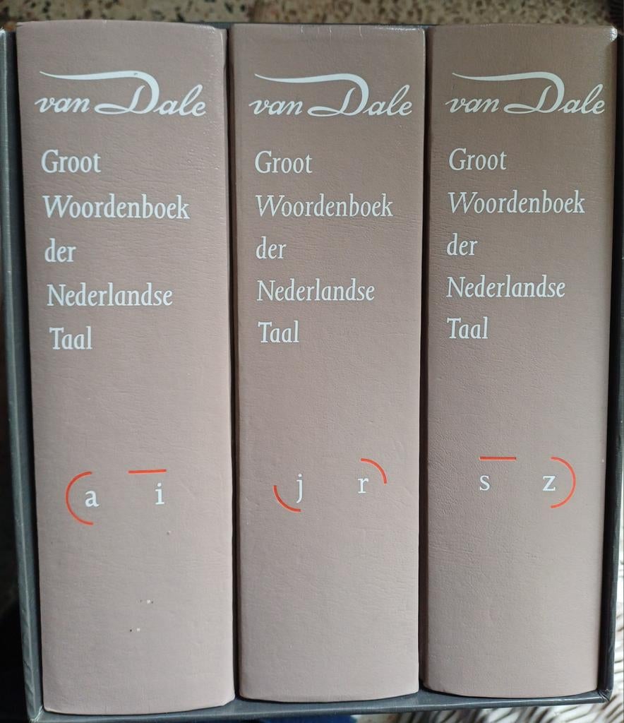 Dictionnaire Van Dale 5 euros pour le set, Enlèvement, Van Dale