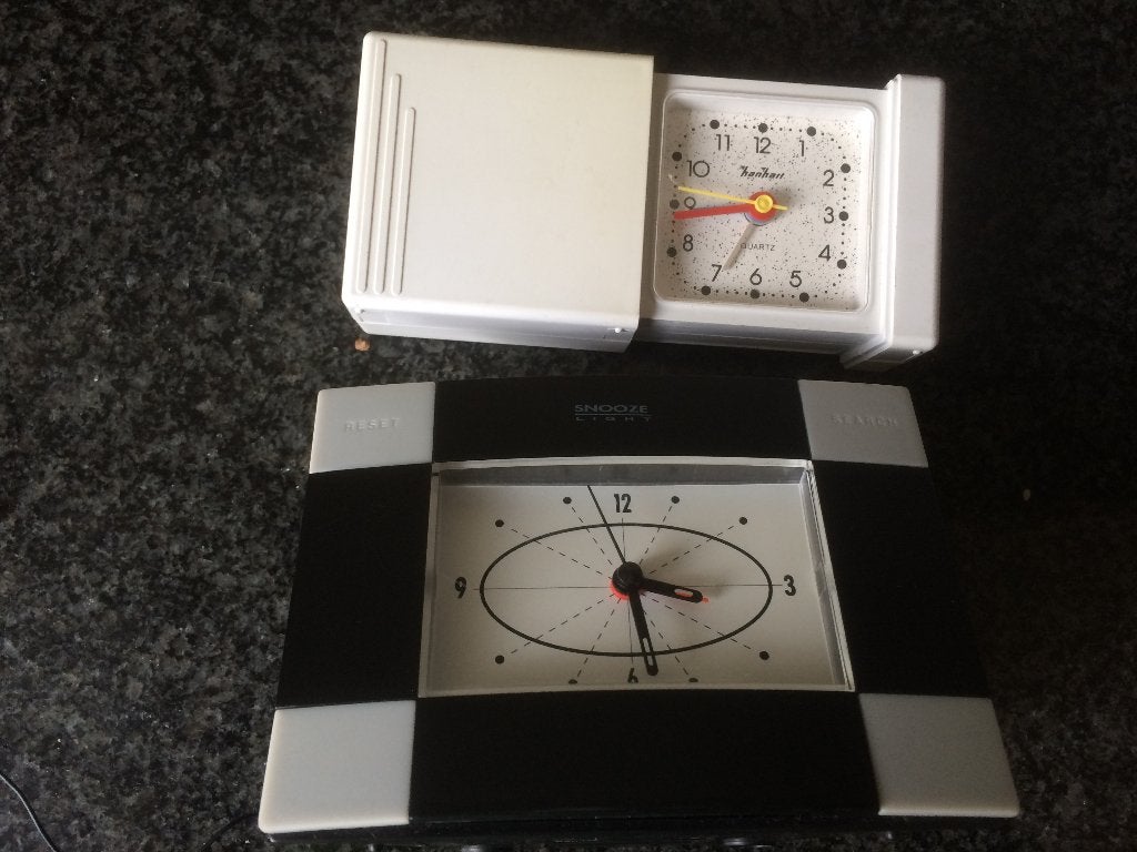 Radio-réveil et alarme de voyage, Enlèvement, Utilisé, Analogique