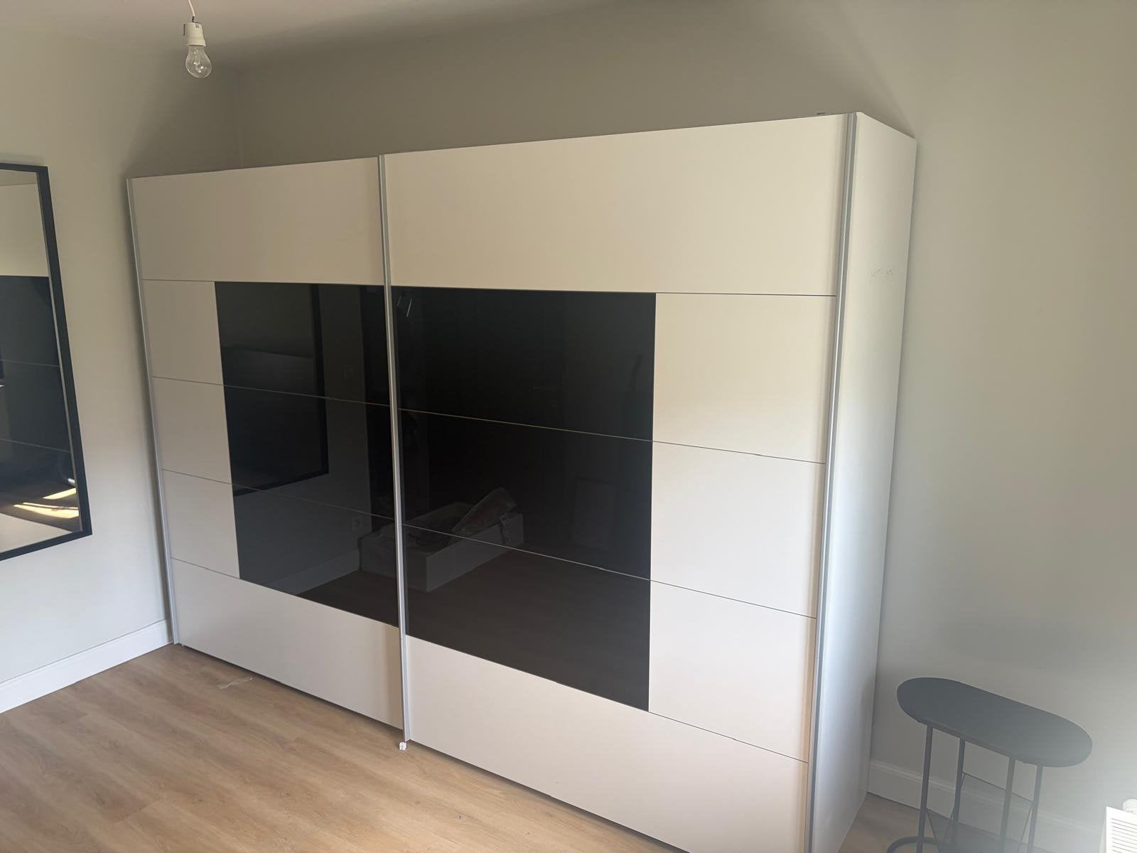 Armoire
