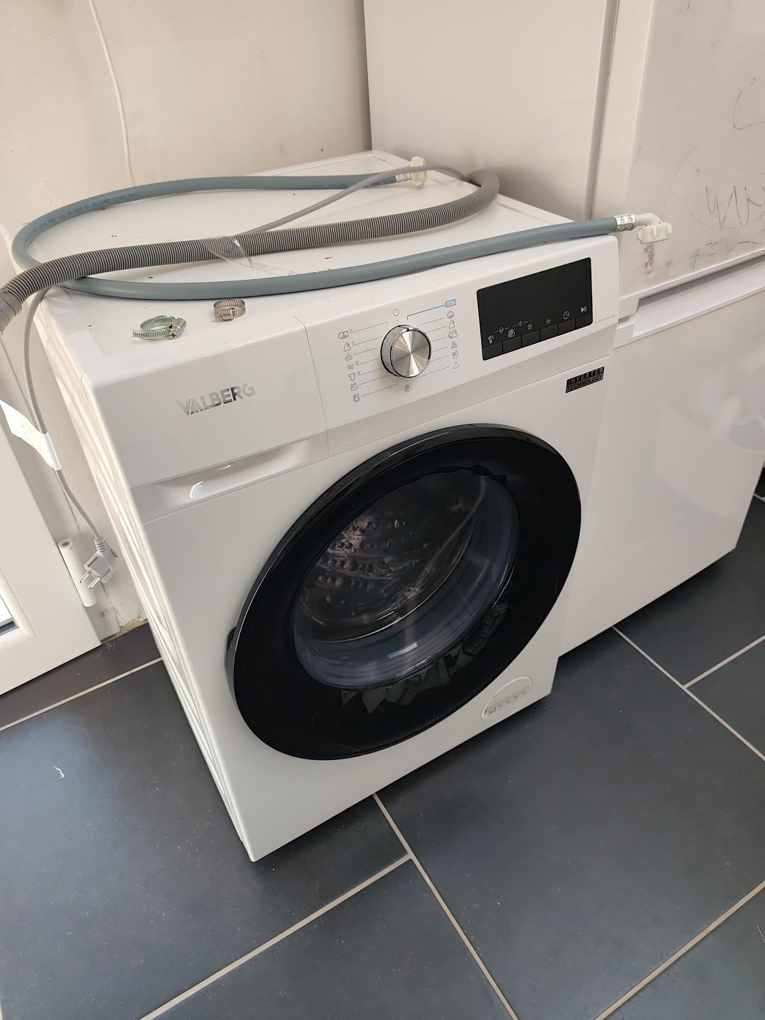 Lave-linge séchant VALBERG Inverter  Excellent état – Achet, Enlèvement, Comme neuf