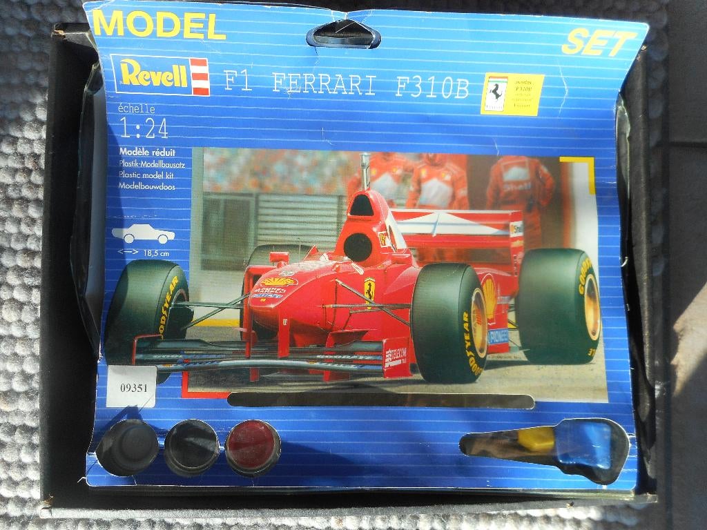 FERRARI Fomule 1 F310B 1997 Revell Modèle réduit 1/24, Envoi