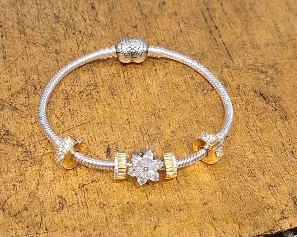 Pandora armband, Ophalen of Verzenden, Zo goed als nieuw, Met bedels of kralen