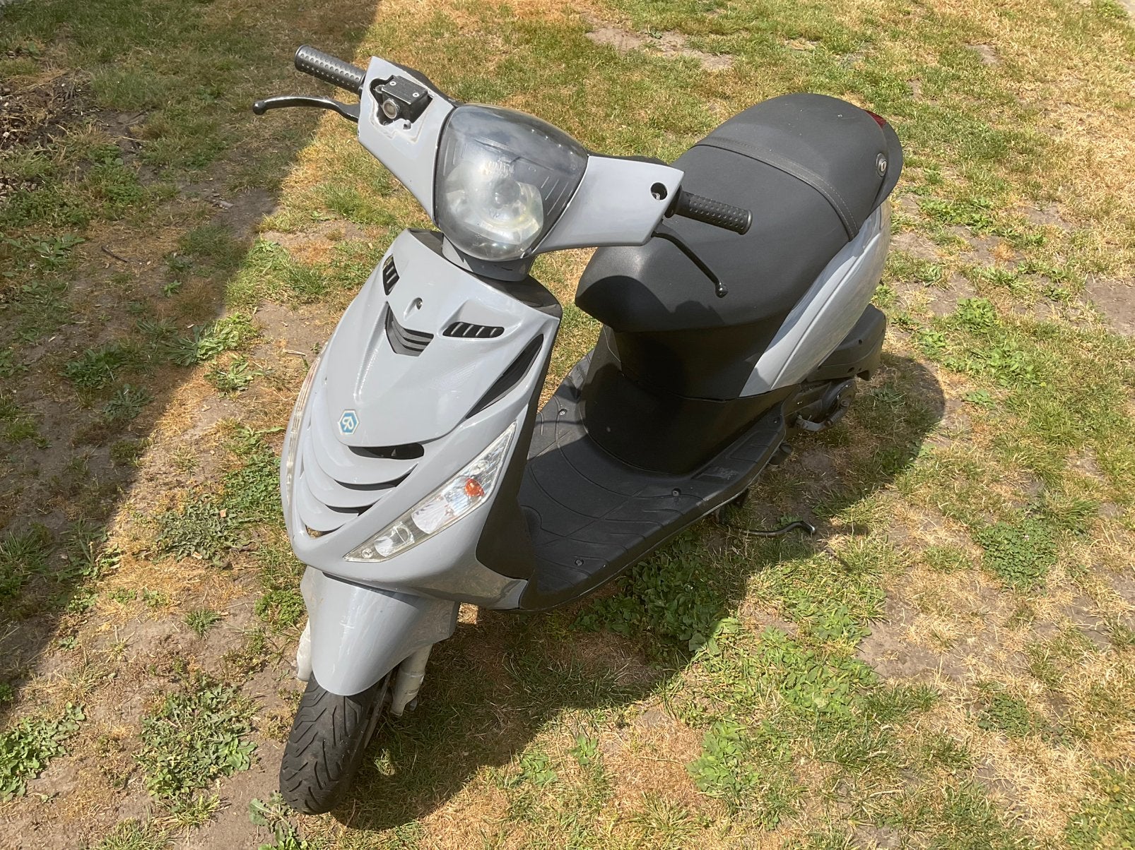 Piaggio zip, Fietsen en Brommers, Ophalen, Zip, Klasse A (25 km/u), Zo goed als nieuw