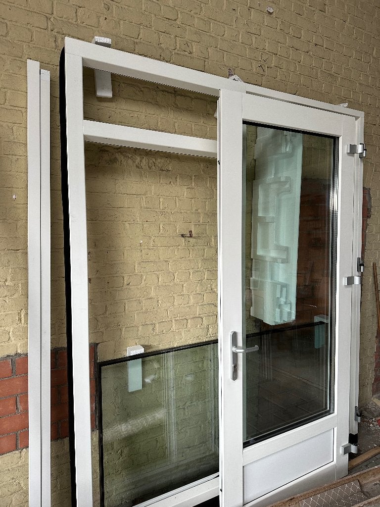 Kunstof achterpui met deur compleet in triple glas 205x245, Ophalen, Kunststof, Deurkozijn, Zo goed als nieuw