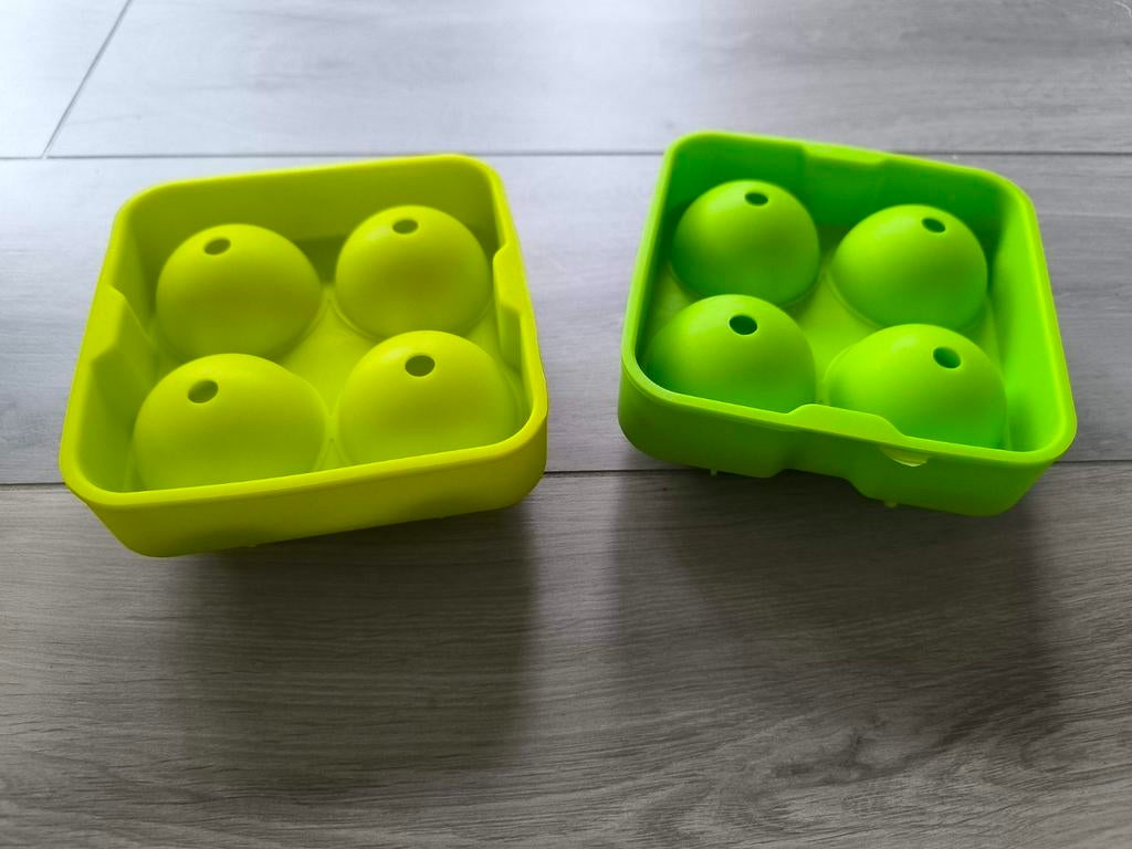 ijsblokjes/ijsballen maker, Ophalen, Zo goed als nieuw