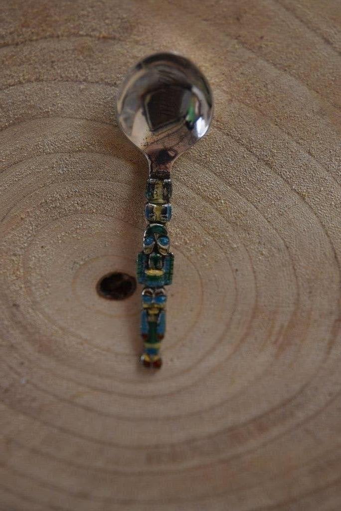 Cuillère de collection en argent émaillé, Envoi