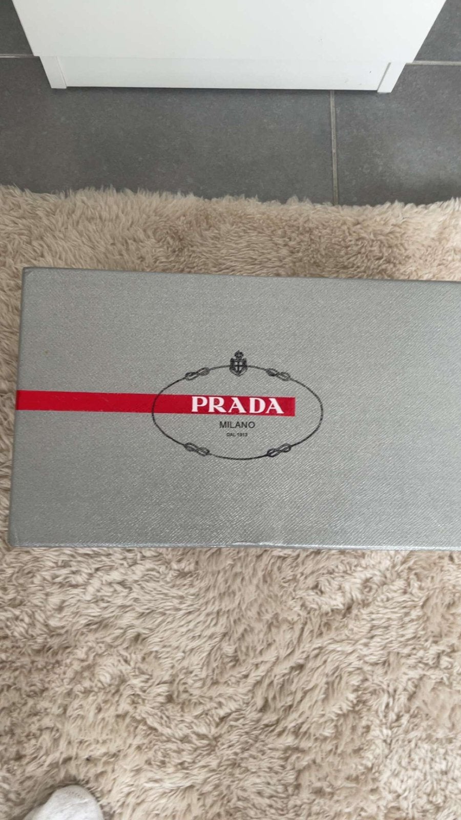 Prada, Enlèvement, Comme neuf, Autres couleurs